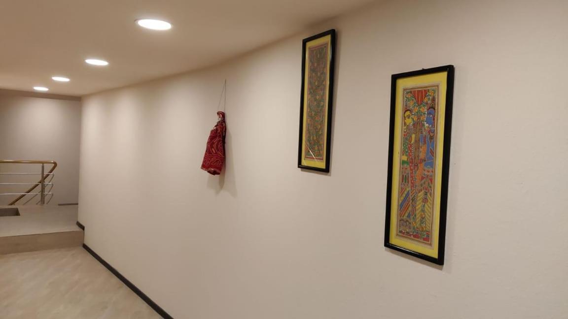 فندق Shree Gopal Gayatri Lok يريفان المظهر الخارجي الصورة